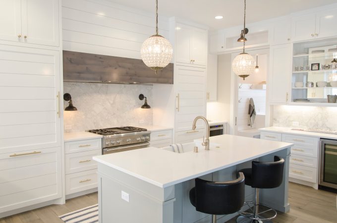 aaron huber G7sE2S4Lab4 unsplash 680x450 1 - Streamline Your Home with These 15 Simple and Fast Decluttering Tips